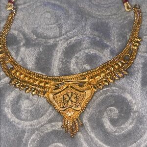 Source Unknown Gold Floral Filigree Pendant Necklace